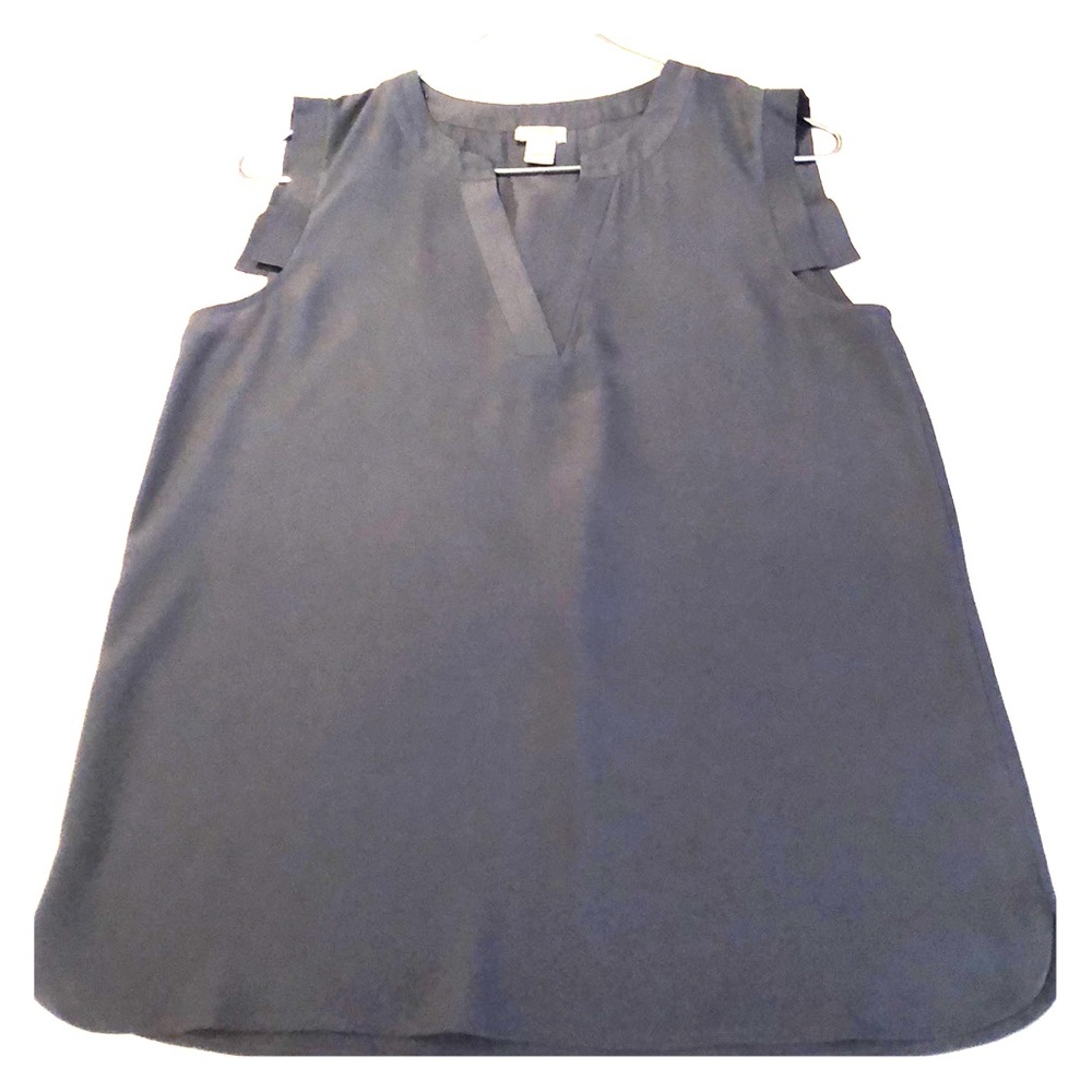 Great top to wear to work or play.